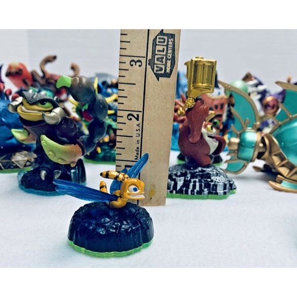 Skylander Action Figure Lot 41 Pieces Giants? 1" to 4" Tall Some Dups Good Clean - Picture 7 of 15